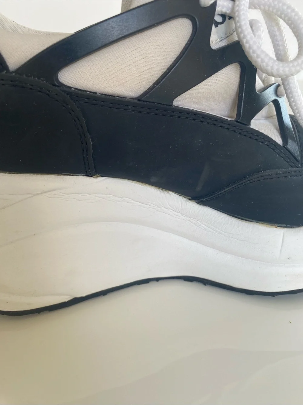 Rare Vintage Y2K Splash Platform Sneakers 8 Black & White